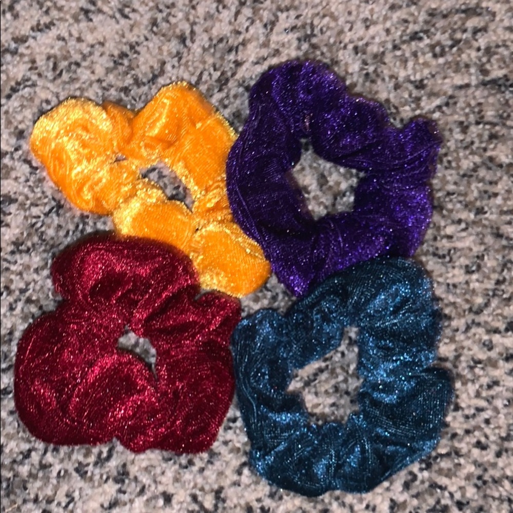 dark colored velvet scrunchie hair ties